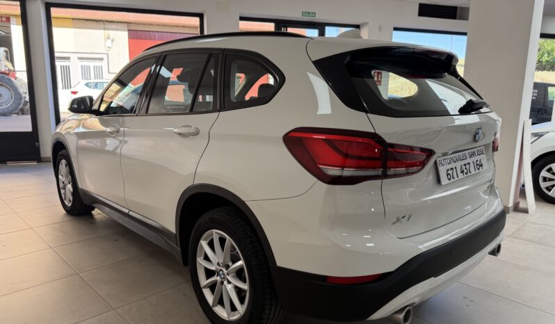 
								BMW X1 sDrive18dA Business lleno									