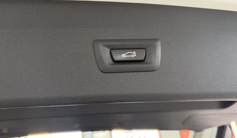 
								BMW X1 sDrive18dA Business lleno									